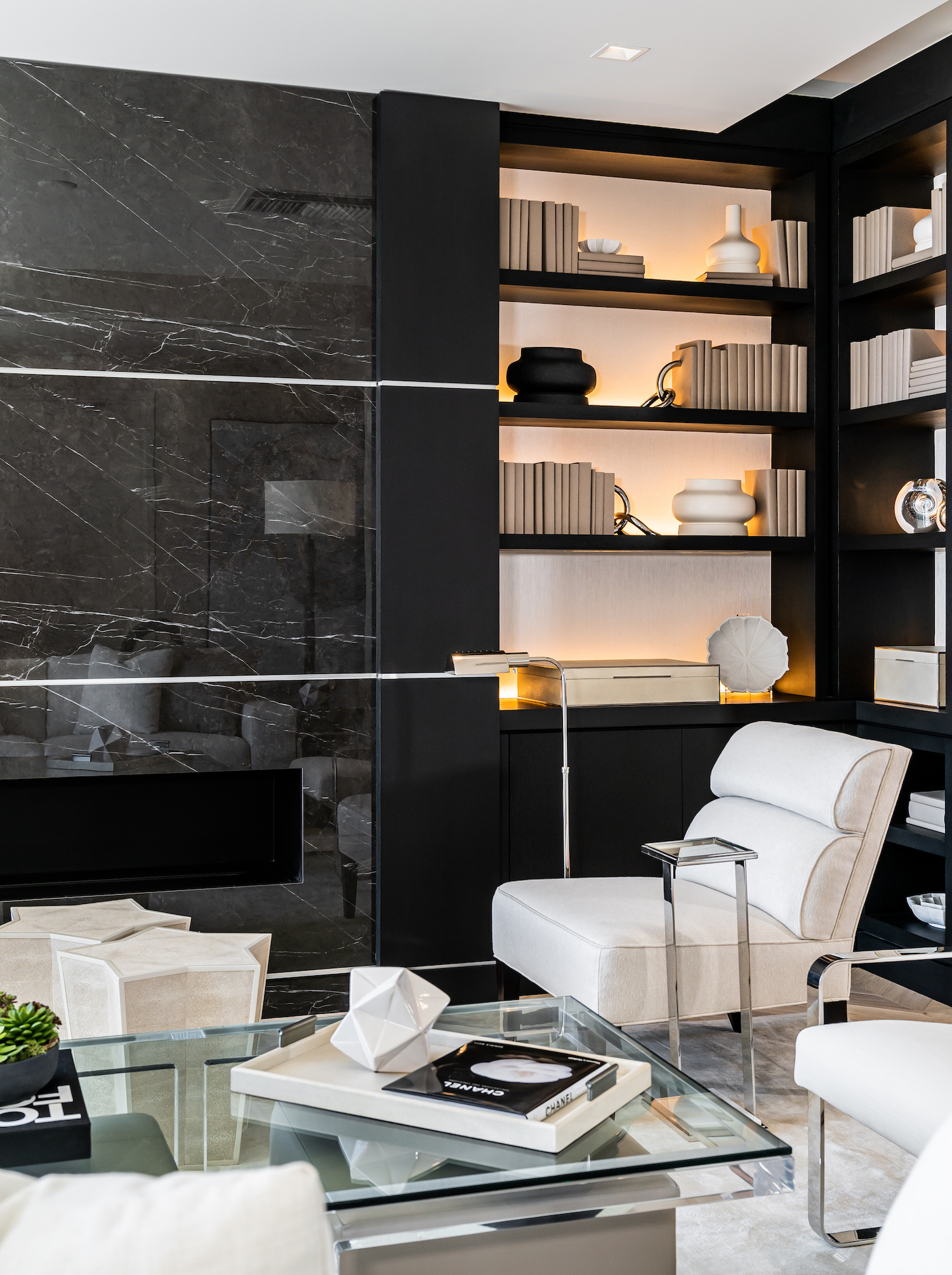Private Penthouse, Mystique – Naples